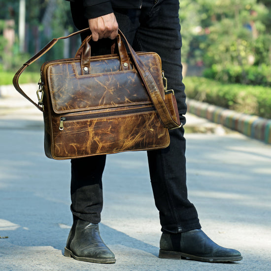 Mens Laptop Bag 16 Inch Vintage Leather, Shoulder Office Crossbody Bag With Ajustable Straps, 3 Zipper Pockets, 1 Flap Pocket, 2 Spacious Compartments.