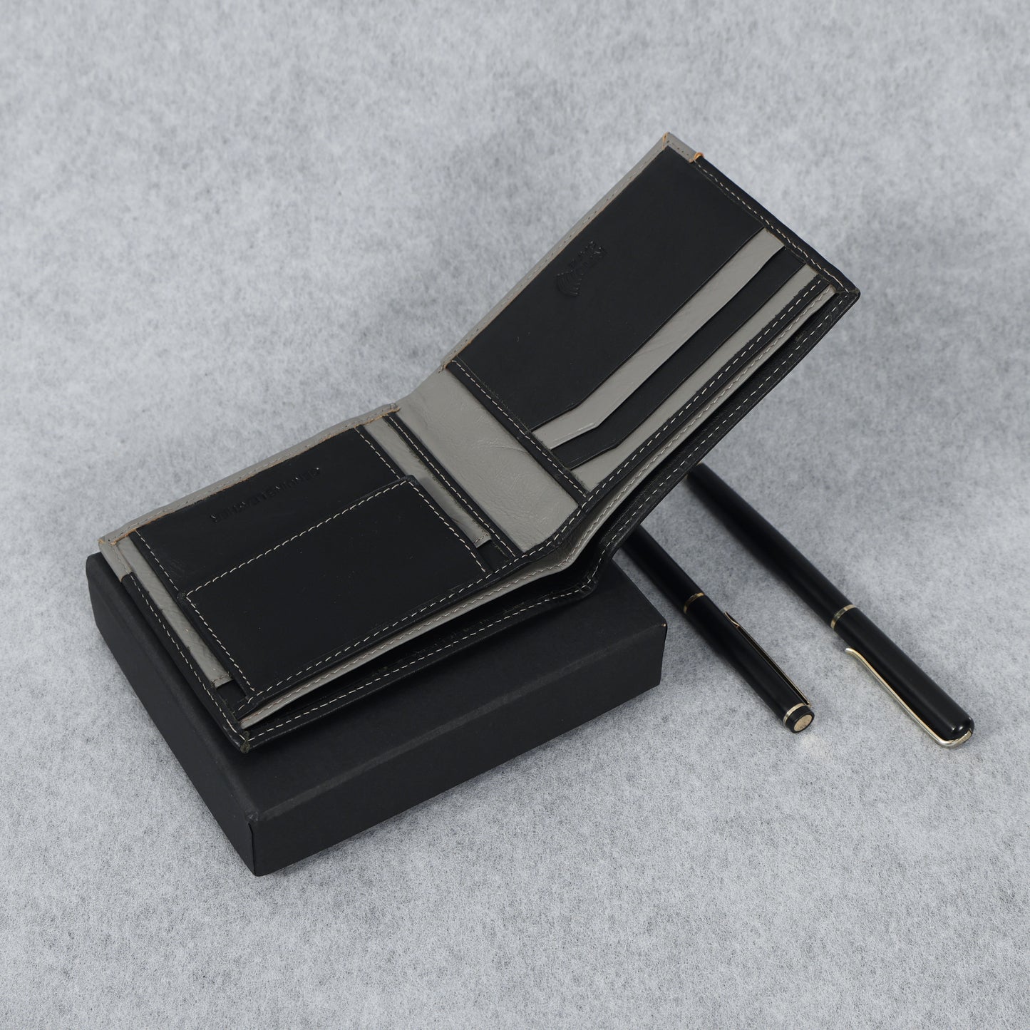 Bifold Leather Wallet For Men With RFID, 2 inner Cash Compartments, 3 Credit Card Slots with Coin pocket, 12.5x10.x3 cm (Black)